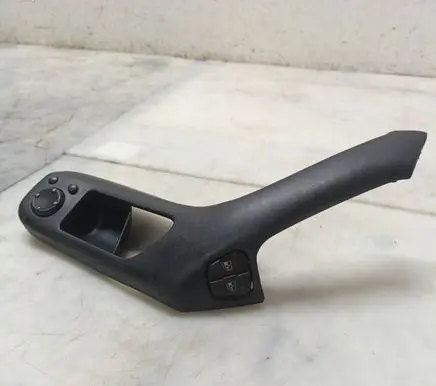 Volkswagen Golf III Electric window control switch 1H1867197B