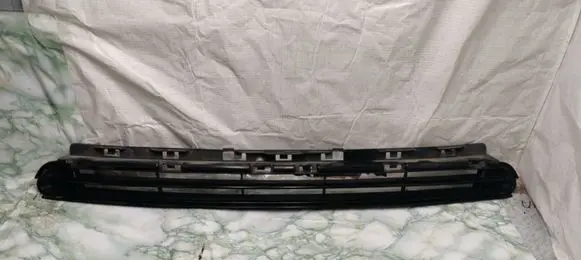 Citroen C5 Front bumper upper radiator grill