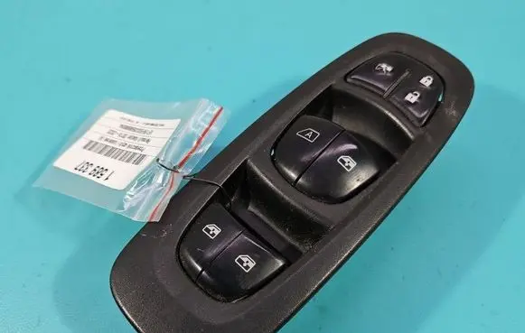 Renault Kadjar Electric window control switch IMPRK1589337