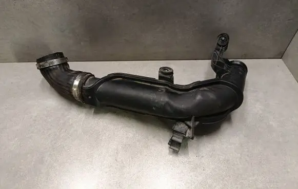 Volkswagen PASSAT B6 Intercooler hose/pipe 1K0145770AE 1K0145770AB