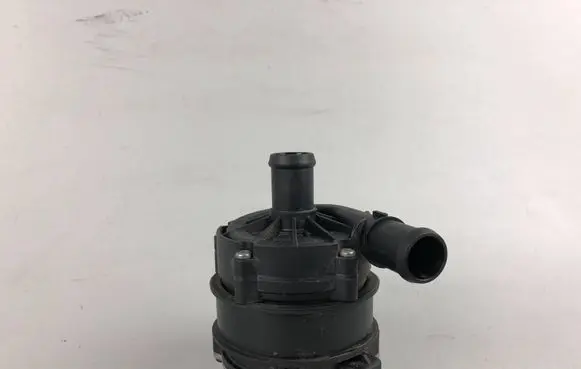 Volkswagen Golf VIII Electric auxiliary coolant/water pump 04L965567