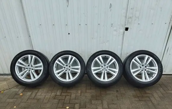 Audi Q7 4M R20 alloy rim 4M0601025H