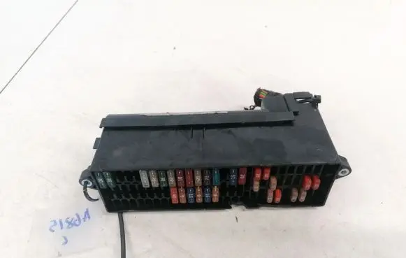Volkswagen Touran I Fuse box set 1T1970039 1T1970000E