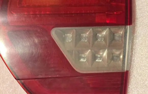 Tailgate rear/tail lights