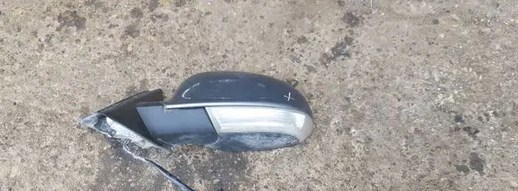 Volkswagen PASSAT B5.5 Front door electric wing mirror 