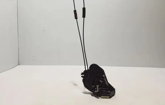Toyota Hilux (AN120, AN130) Rear door lock 690600K090