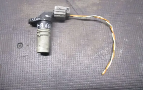 Renault Scenic III - Grand scenic III Camshaft speed sensor 