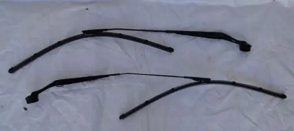 Ford Edge II Front wiper blade arm