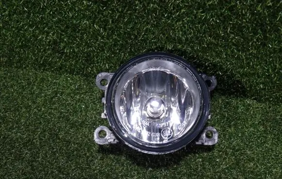 Renault Trafic III (X82) Front fog light 8200074008