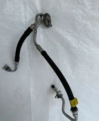 Opel Mokka Air conditioning (A/C) pipe/hose 95353084