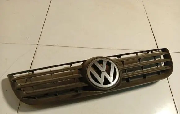 Volkswagen Polo IV 9N3 Front grill 6Q0853653E