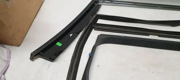 Volvo XC70 Front door trim (molding)