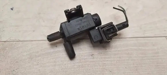 Toyota Avensis T250 Turbo solenoid valve 258600R010 72828606