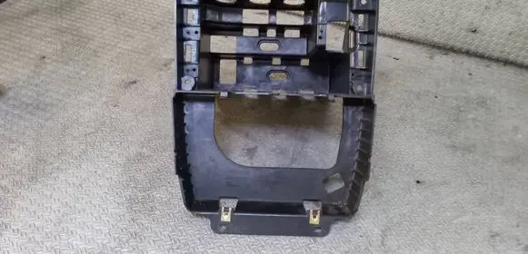 Volvo XC90 Radio/GPS head unit trim 03409622