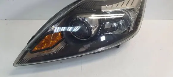 Ford Focus Headlight/headlamp 8M51-13D153-CD