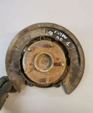 Toyota Corolla Verso AR10 Rear wheel hub