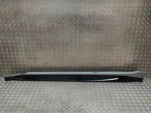 BMW M3 G80 Sill 8072639