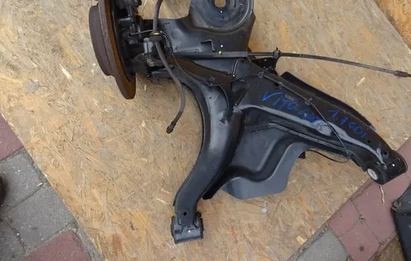 Mercedes-Benz Vito Viano W447 Stub axle A4474230698