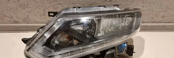 Nissan X-Trail T32 Headlight/headlamp