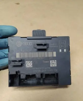Audi Q7 4L Door control unit/module 4F0959795P A39260175E