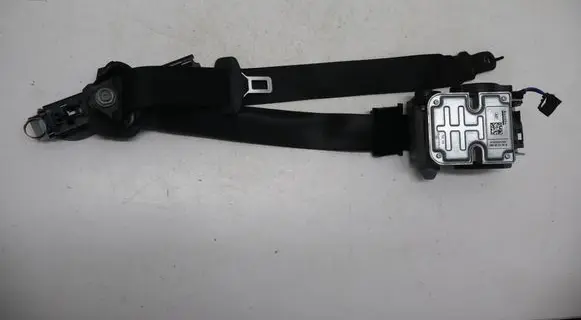 Mercedes-Benz CLS C219 Front seatbelt 2118605686