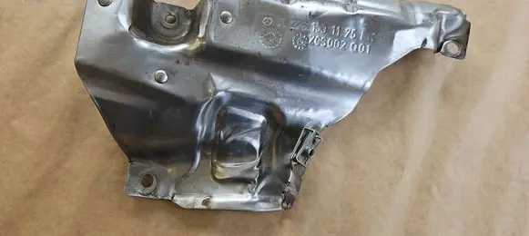 Mercedes-Benz GL X166 Heat shield in engine bay A2781501175 2781501175