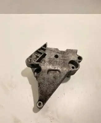 Volkswagen Golf V Engine mounting bracket 03G199207A
