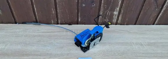 Hyundai i10 Front door lock 81310-K7000