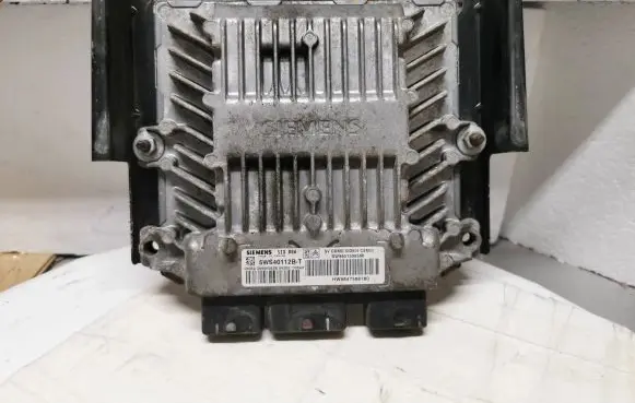 Citroen C2 Engine control unit/module 9647568180 5WS40112BT 9651399580