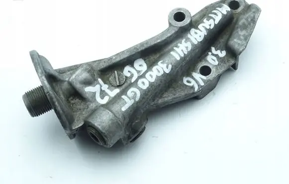 Mitsubishi Lancer X Oil filter mounting bracket