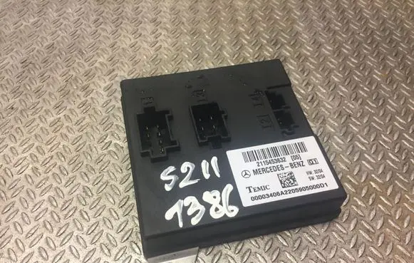 Mercedes-Benz E W211 Central body control module 2115453632 A2115453632