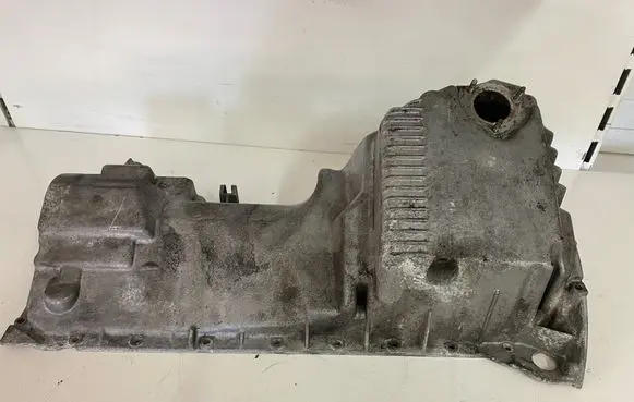 BMW 5 E39 Oil sump 17409179