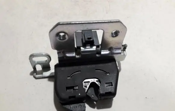 Mercedes-Benz C AMG W204 Seat back rest lock catch a2049200372