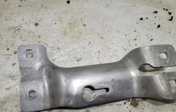 BMW X3 G01 Radiator mount bracket 7357179