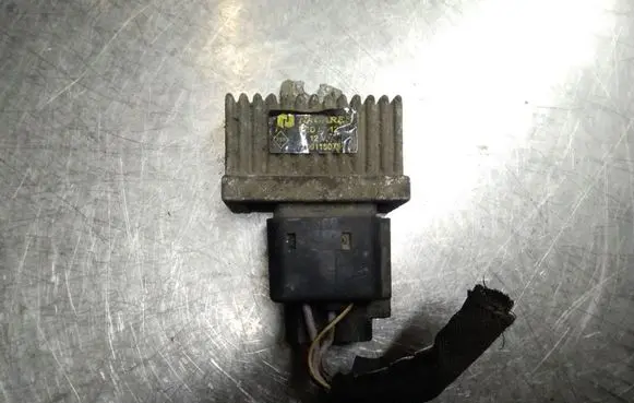 Renault Laguna II Glow plug pre-heat relay 7700115078