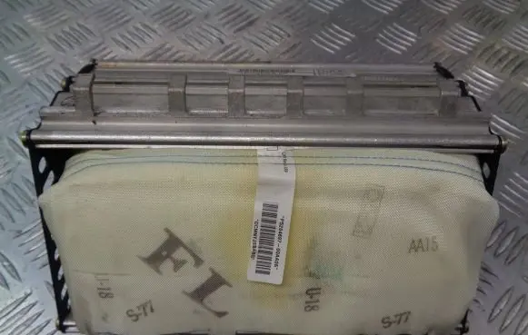 Mazda 323 Passenger airbag