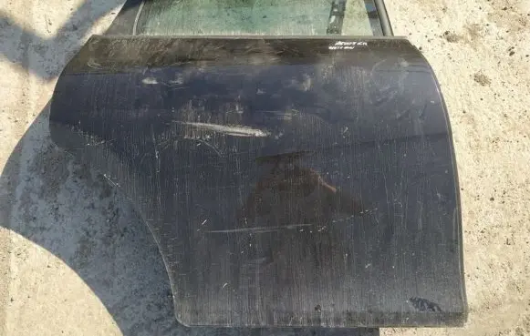 Seat Leon (1P) Rear door juodos