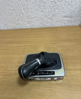 Mercedes-Benz E A207 Gear lever shifter trim leather/knob A2072670510 F2288