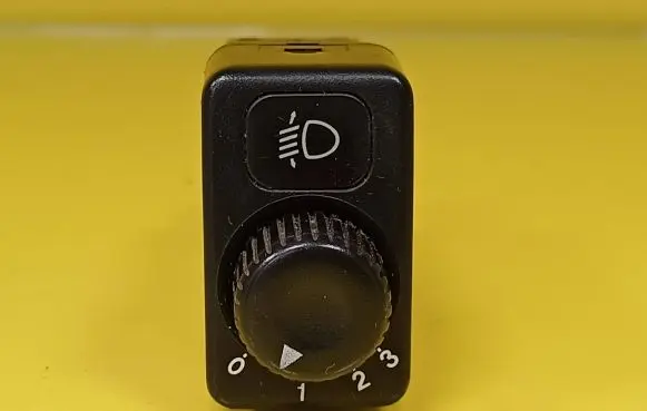 KIA Sportage Headlight level height control switch LS023212S
