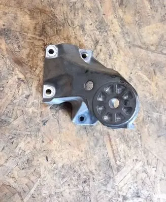 Volkswagen Touareg II Engine mounting bracket 7L6199308D