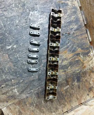 BMW 5 E39 Other engine bay part 1748042F 1748042