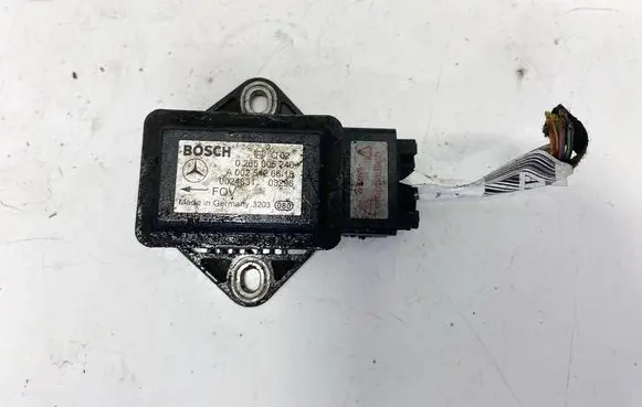Mercedes-Benz Vito Viano W639 ESP acceleration yaw rate sensor A0025426618 0265005246