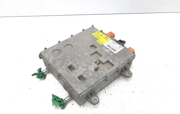 Voltage converter inverter