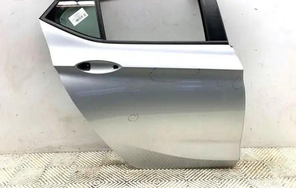Opel Astra K Rear door