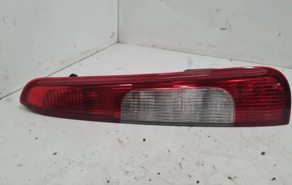 Ford C-MAX I Rear/tail lights 02S1