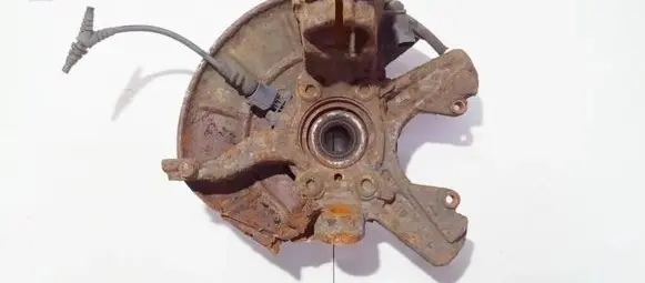 Volkswagen Golf V Front wheel hub