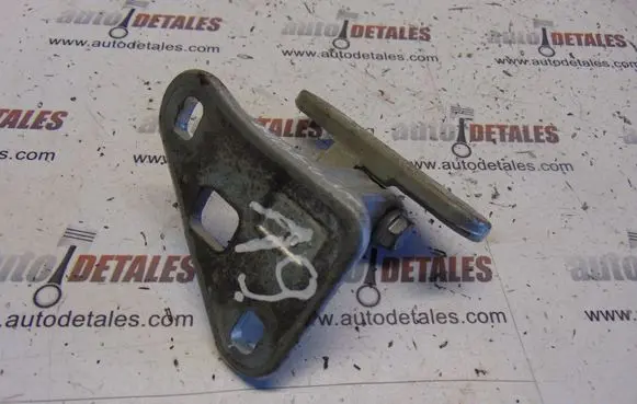 Mercedes-Benz E W211 Front door upper hinge