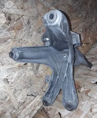 Audi A4 S4 B8 8K Engine mounting bracket 8K0199308