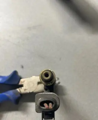 Volkswagen Golf V Fuel injector 03C906036A