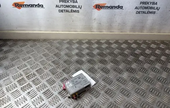 Audi A5 8T 8F Antenna control unit 8J0035456